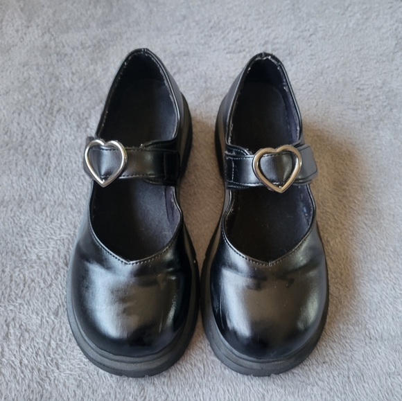 platform shoes with heart buckle - Picture 3 of 3